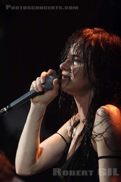 JULIETTE AND THE LICKS - 2006-10-20 - PARIS - Trabendo - 